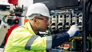 The role of IoT in predictive maintenance for field service