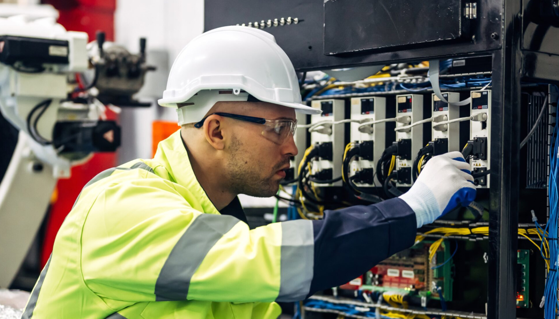 The role of IoT in predictive maintenance for field service